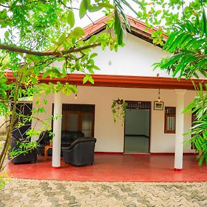 Hanguk Villa Mirissa